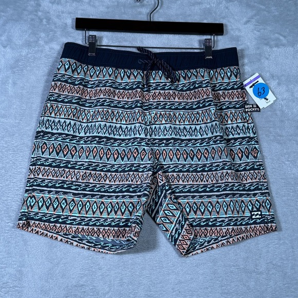 Billabong Shorts Mens Medium Sundays Layback Boardshorts Side Pockets Aztec - Picture 1 of 9